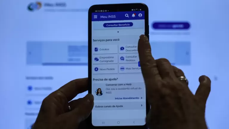Quatro milhões de pessoas terão de fazer prova de vida no INSS