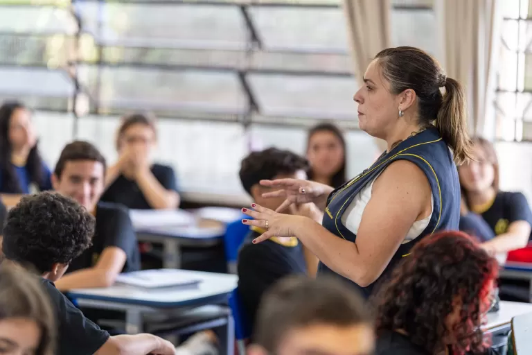 Paraná celebra Dia do Professor com apoio na formação, intercâmbios e quadro reforçado