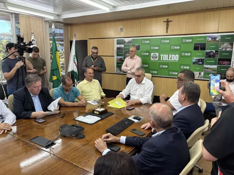 Leis relacionadas à data comemorativa, livros e festas são sancionadas pelo Executivo