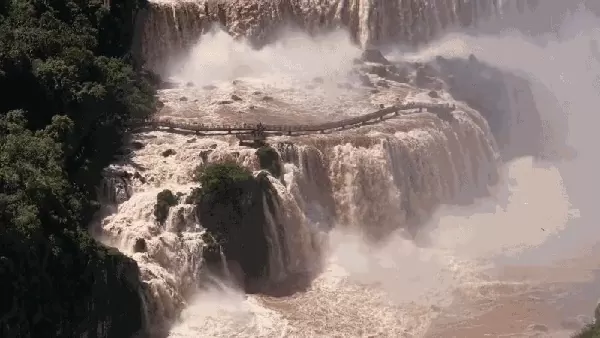 Cataratas do Iguaçu têm semana de cheia acima da média; veja imagens