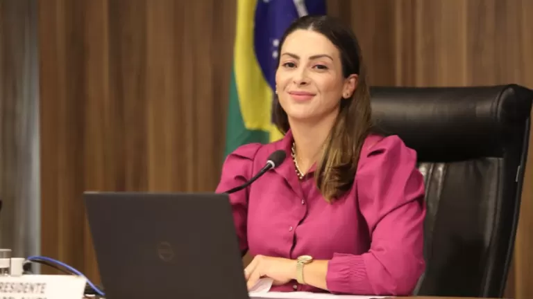 Projeto que busca oferecer teste genético para detecção do câncer de mama no Paraná avança na CCJ