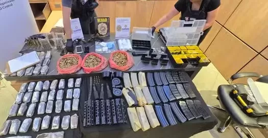 Paraguai prende quatro suspeitos de abastecerem Comando Vermelho com armas e drogas usando carros de luxo como fachada