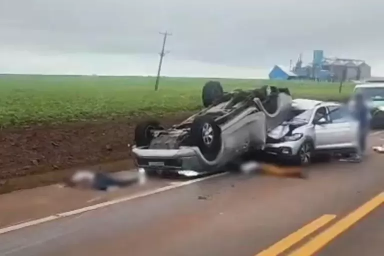 Perseguição policial termina em capotamento e colisão na PR-239 entre Assis Chateaubriand e Toledo; veja o vídeo