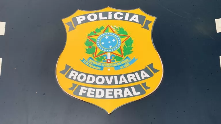 Batida frontal deixa homem morto na BR-277