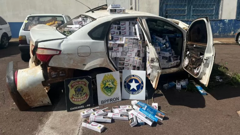Carro abarrotado de cigarros se envolve em acidente em Vera Cruz do Oeste
