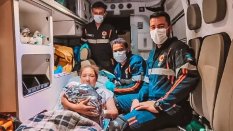 Bebê nasce em ambulância a caminho do hospital