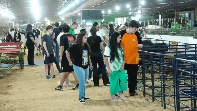 Abertura da 44ª Expovel reúne grande público em Cascavel