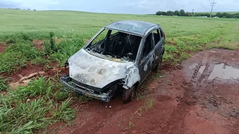 Fiesta é completamente destruído por incêndio em Toledo