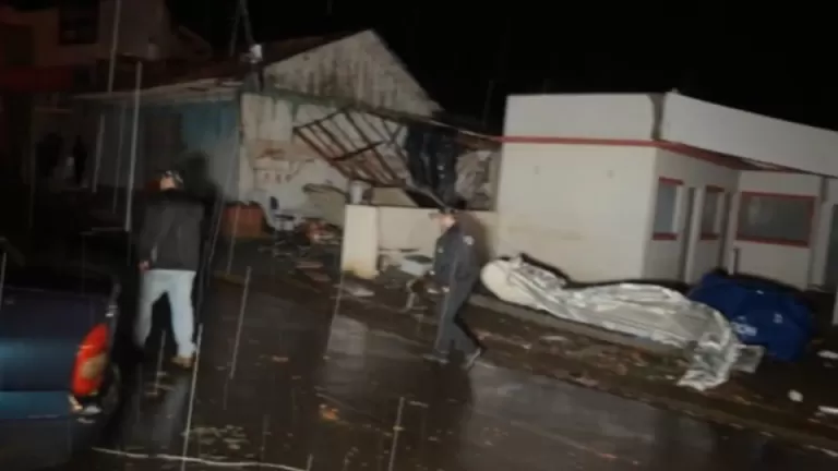 Voluntários e órgãos de municípios vizinhos são mobilizados para auxílio em Rio Bonito do Iguaçu