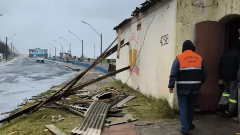 Ciclone extratropical deixa 200 mil pontos sem energia no Rio Grande do Sul
