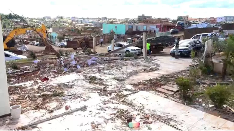 14 pessoas seguem internadas após passagem de tornados no Paraná
