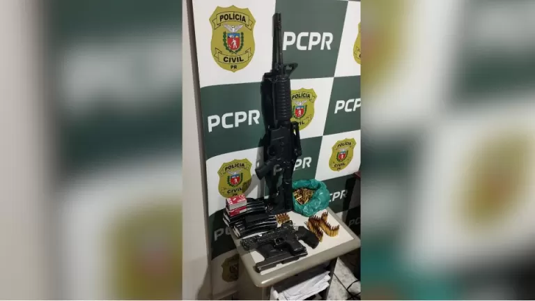 Fuzil, pistola e revolver são encontrados em casa de investigado por ameaças a empresário