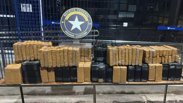 Mais de 200 quilos de maconha são retidos pela Receita Federal na BR-277