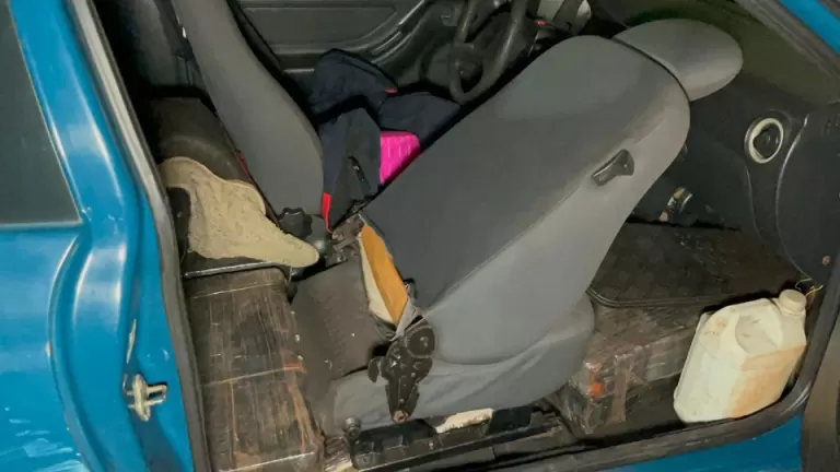 PRF apreende carro carregado com maconha na BR-467