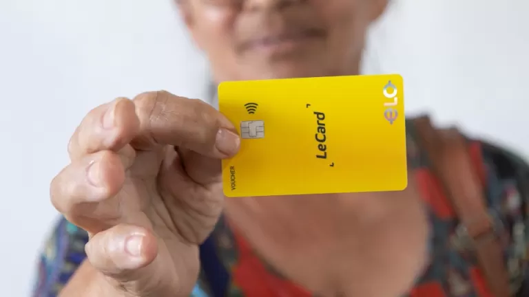 Primeiros cartões de até R$ 50 mil são entregues para reconstrução de casas em Rio Bonito do Iguaçu