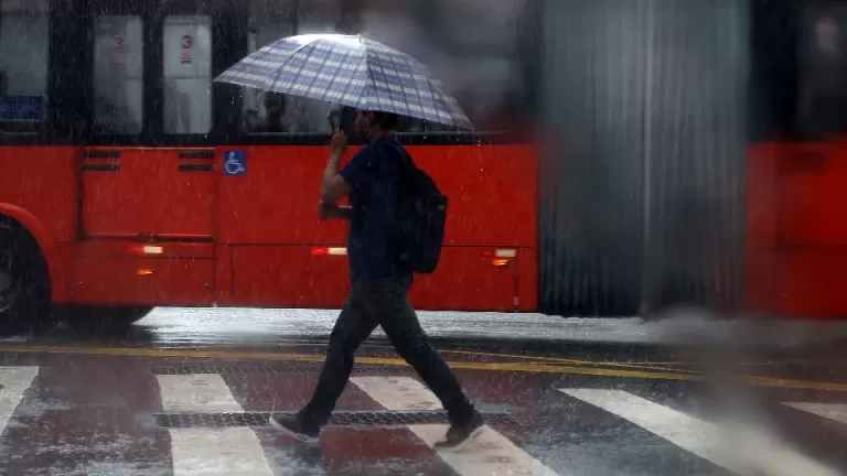 Nova frente fria traz chuva ao Paraná no fim de semana