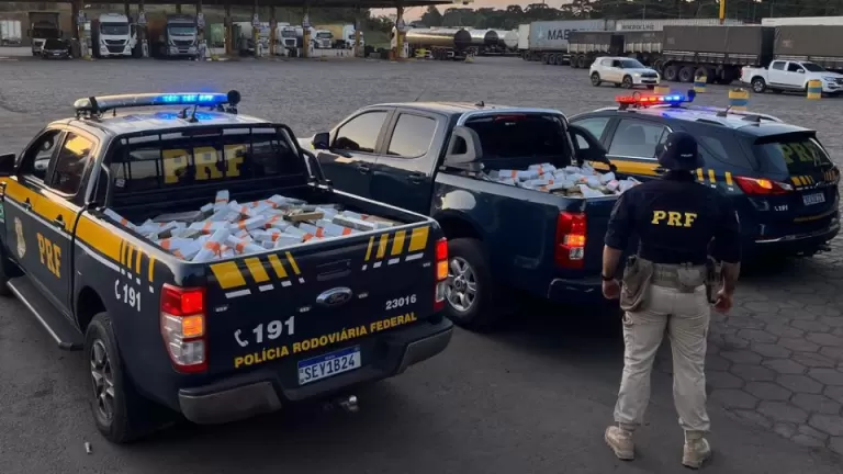 900 quilos de maconha são encontrados em pneus de carreta na BR-277