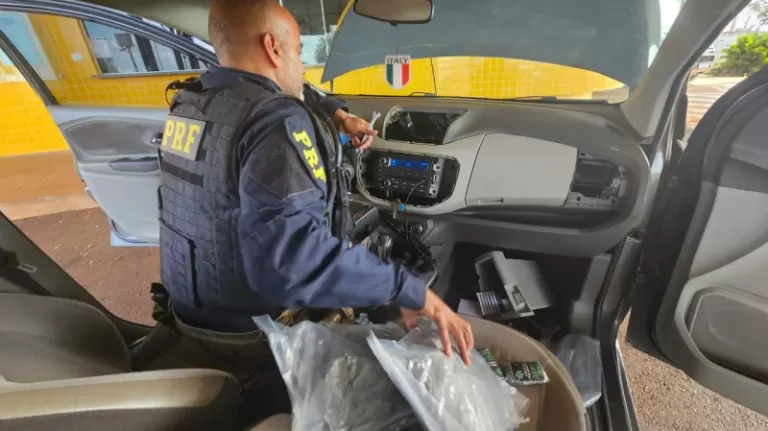 Policial militar é preso pela PRF transportando drogas em Guaíra