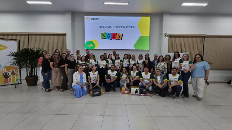Encerramento com os professores marca a conclusão do Programa Cooperjovem 2025