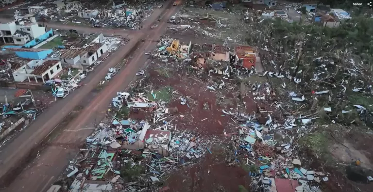 “Foi questão de segundos”: moradores relatam momentos de tensão durante tornado em Rio Bonito do Iguaçu