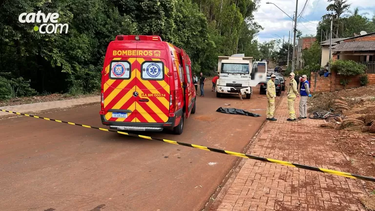Ciclista morre após ser atingido por caminhão em Cascavel