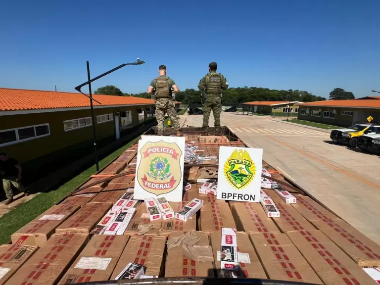 Caminhão é apreendido com 400 caixas de cigarro em Guaíra