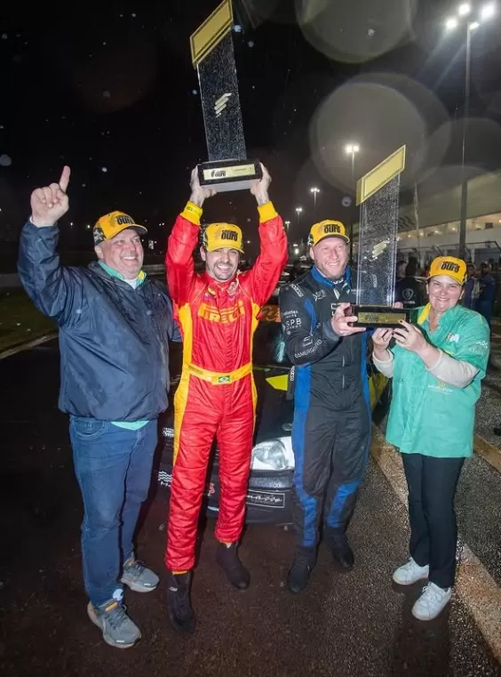 Marlon Bastos e Rafael Decker desbancam favoritos e levam a Cascavel de Ouro