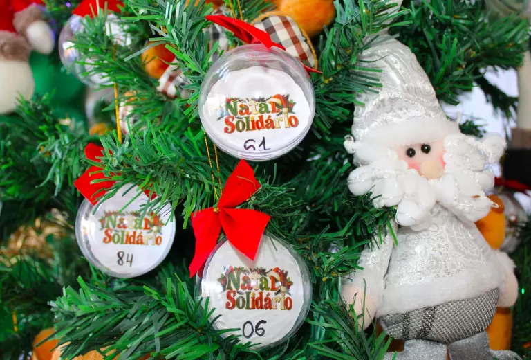 Mercedes lança campanha para alegrar o Natal de 100 crianças