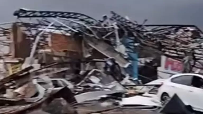 60% das residências e prédios de Rio Bonito do Iguaçu foram danificados ou completamente destruídos