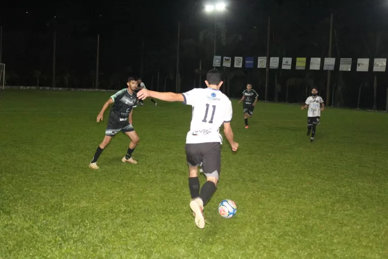 Aston Peira e Armazém Basi definem classificados para quartas de final do Municipal