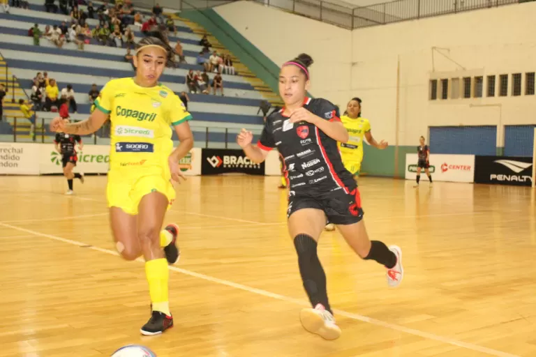 AACC Copagril vence Telêmaco e fica a um empate da final da Série Ouro