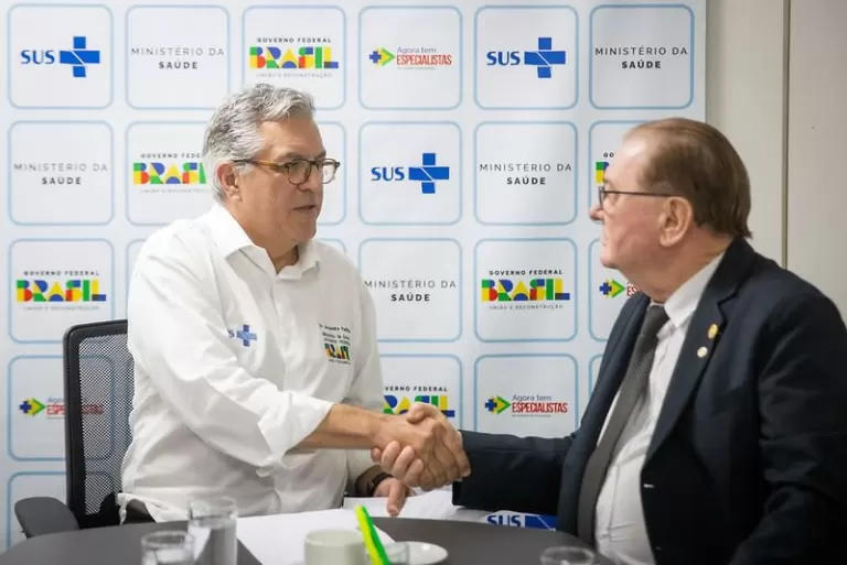 Zeca Dirceu articula audiência no Ministério da Saúde e garante novos investimentos à Uopeccan