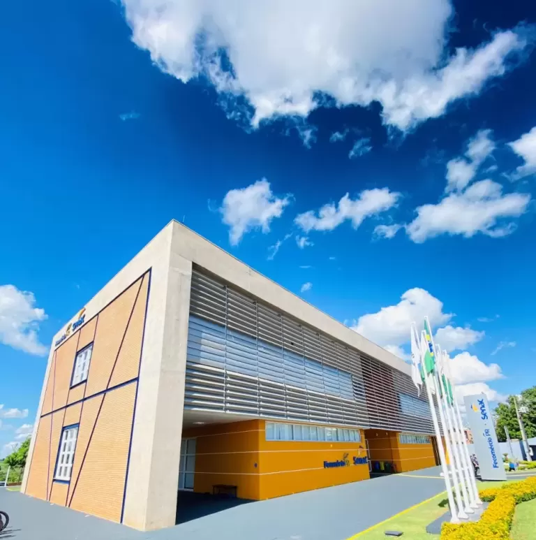 Curso gratuito de Maquiagem Básica é oferecido pela prefeitura e Senac Marechal