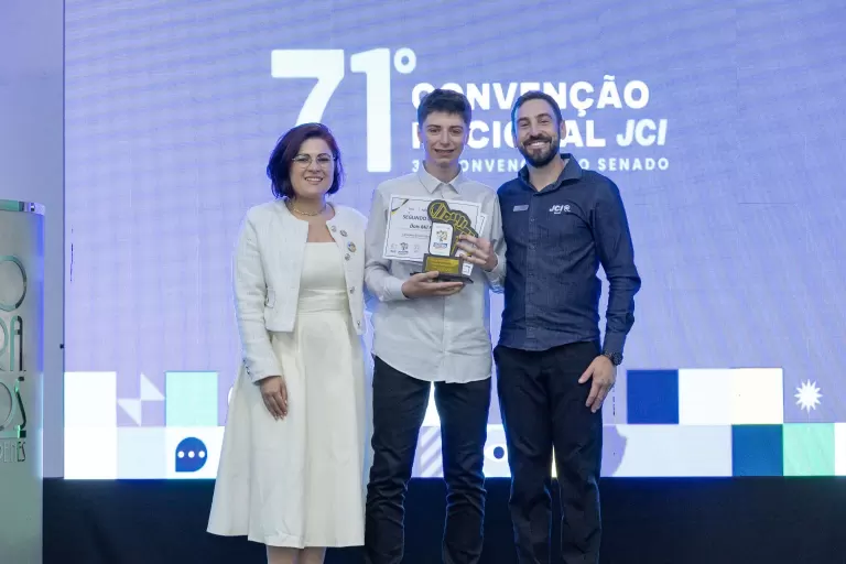 Aluno do Colégio Luterano Rui Barbosa é vice-campeão nacional de oratória