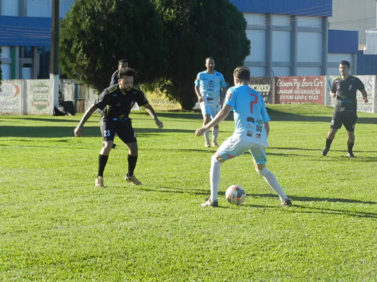 Regional Allpha Bolas/JS Esportes de Futebol Sete começa com 22 gols na AABB