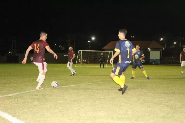 Esquina Beer e Real Futebol vão decidir o Municipal de Suíço Livre