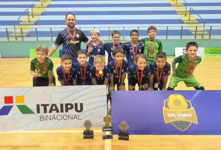 Colégio Cristo Rei/Sicredi fatura mais dois títulos no encerramento da Copa Karl Schmidt de Futsal