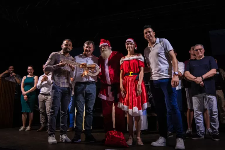 Abertura do Tempo Natalino é sucesso absoluto em Entre Rios do Oeste