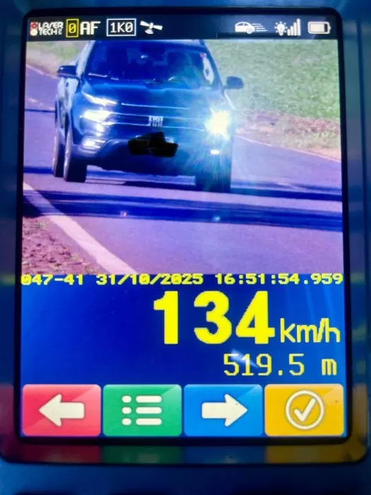 PRE flagra veículo a 134 km/h na PR-495 entre Santa Helena e Pato Bragado