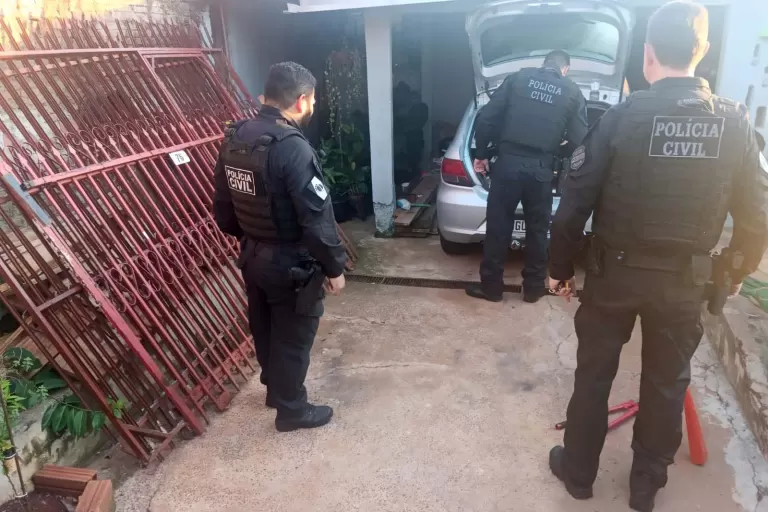 PCPR e PMPR prendem três pessoas e apreendem seis armas, munições e drogas em Cascavel