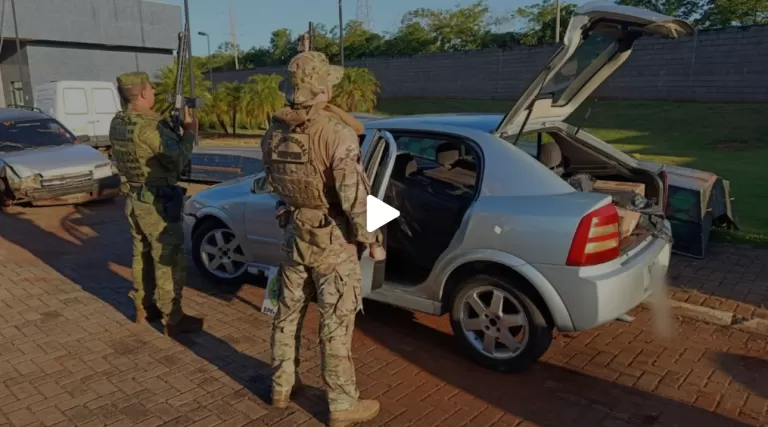 Carro carregado com 15 caixas de cigarros é apreendido em Terra Roxa