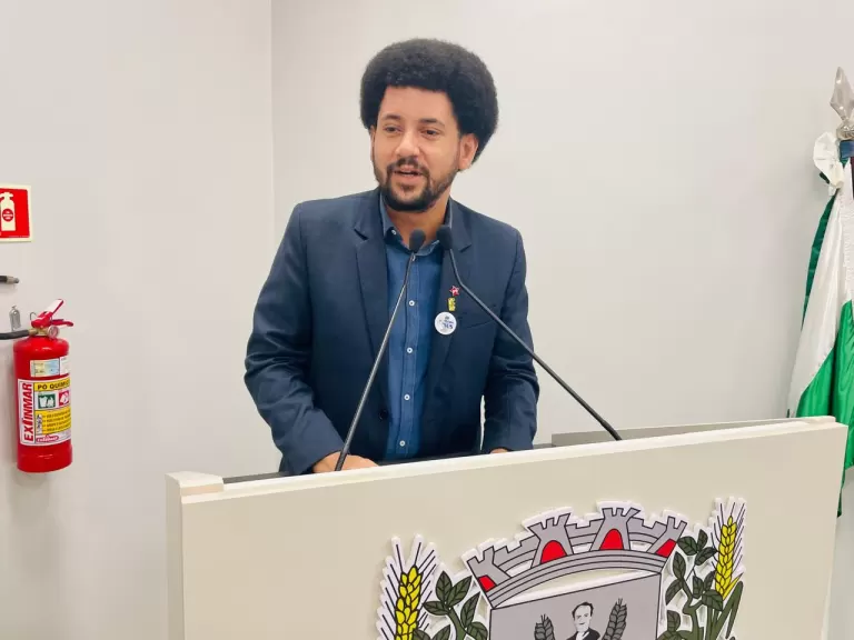 Fernando Nègre reitera pedido de instalação de coberturas externas na Farmácia Básica e Frota da Saúde