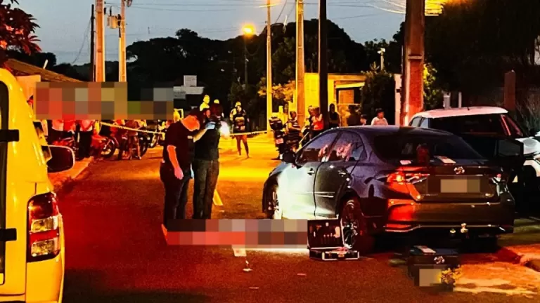 Homem é executado a tiros; bandidos queimam e abandonam carro após crime