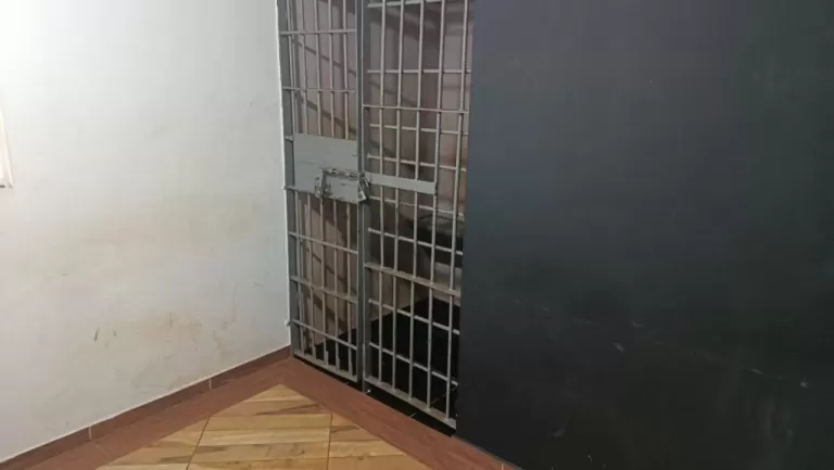 Homem é preso após ameaçar esposa de morte em Novo Sarandi