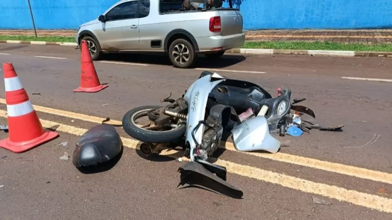 Colisão entre moto e picape deixa motociclista ferido em Toledo