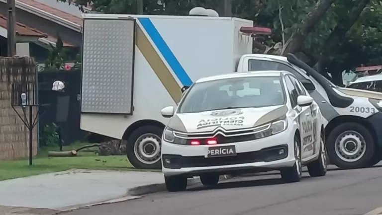 Mulher é encontrada morta em terreno baldio de Toledo
