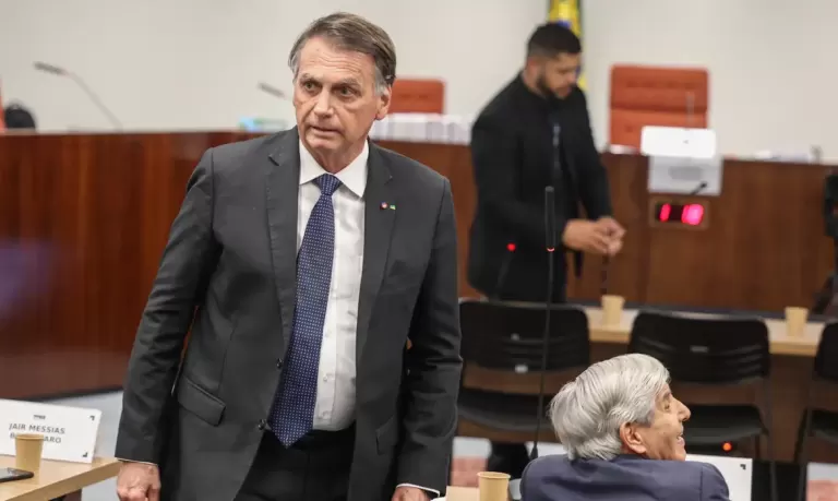 Justiça atesta que Bolsonaro vai terminar de cumprir pena em 2052