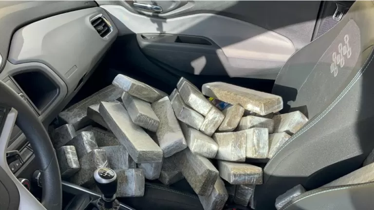 Jovem é preso com carro carregado com maconha em Céu Azul