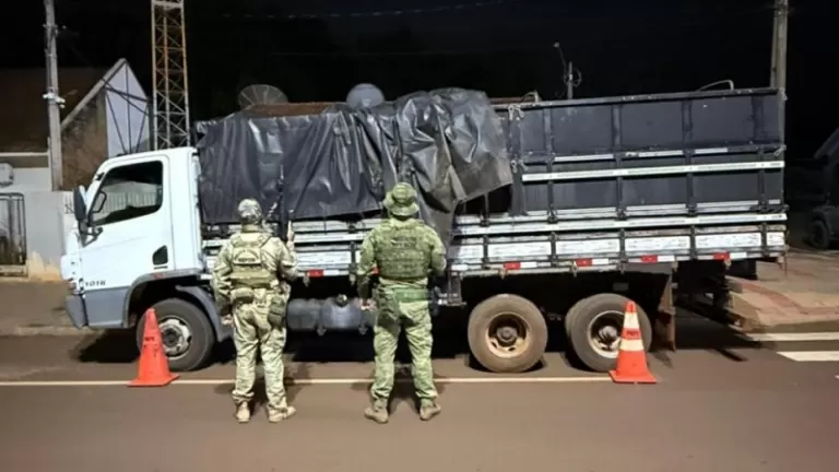 Caminhão, carros e carga de cigarros são apreendidos em Porto Mendes