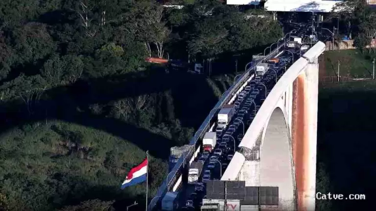 Governo federal autoriza uso de documentos digitais para veículos de turistas no Mercosul